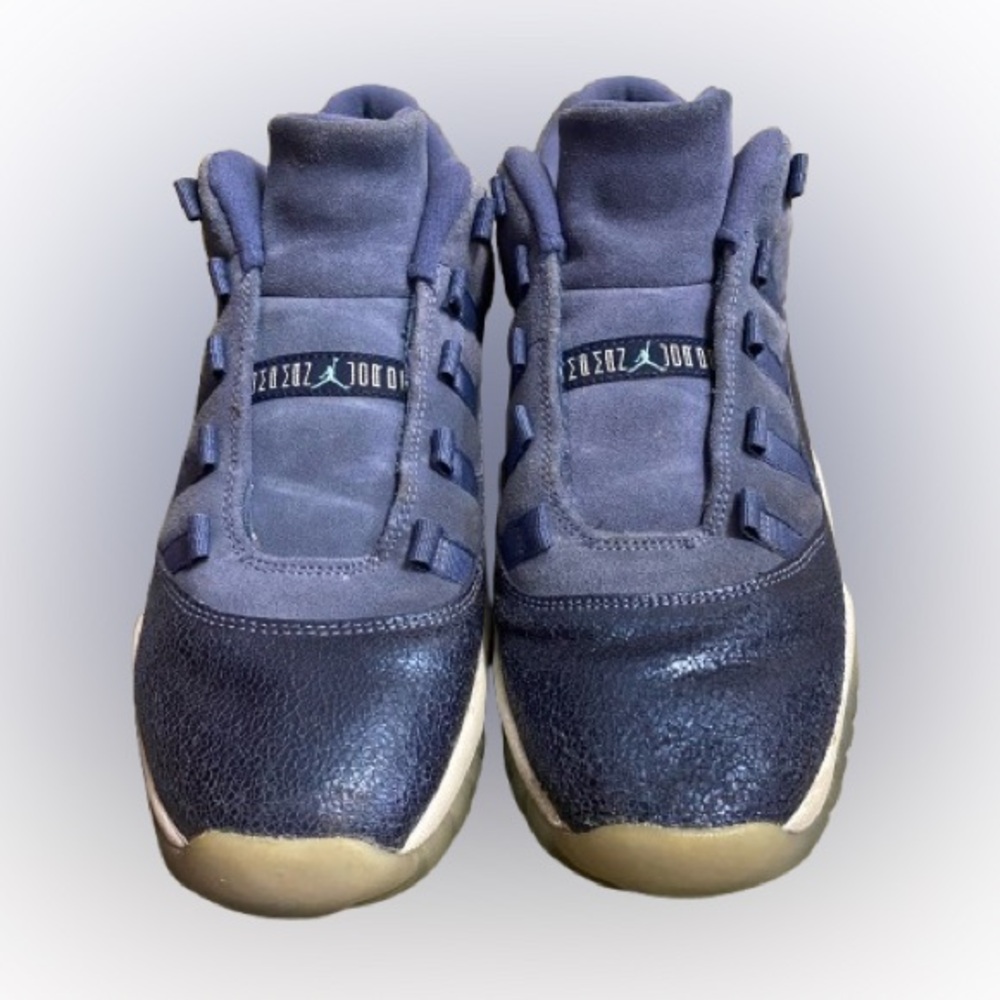 Air Jordan 11 Retro Low GS 'Blue Moon'
GS 9.5Y